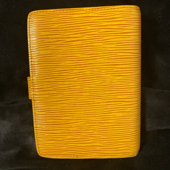 Louis Vuitton EPI Leather Agenda Beautiful - Picture 2 of 8